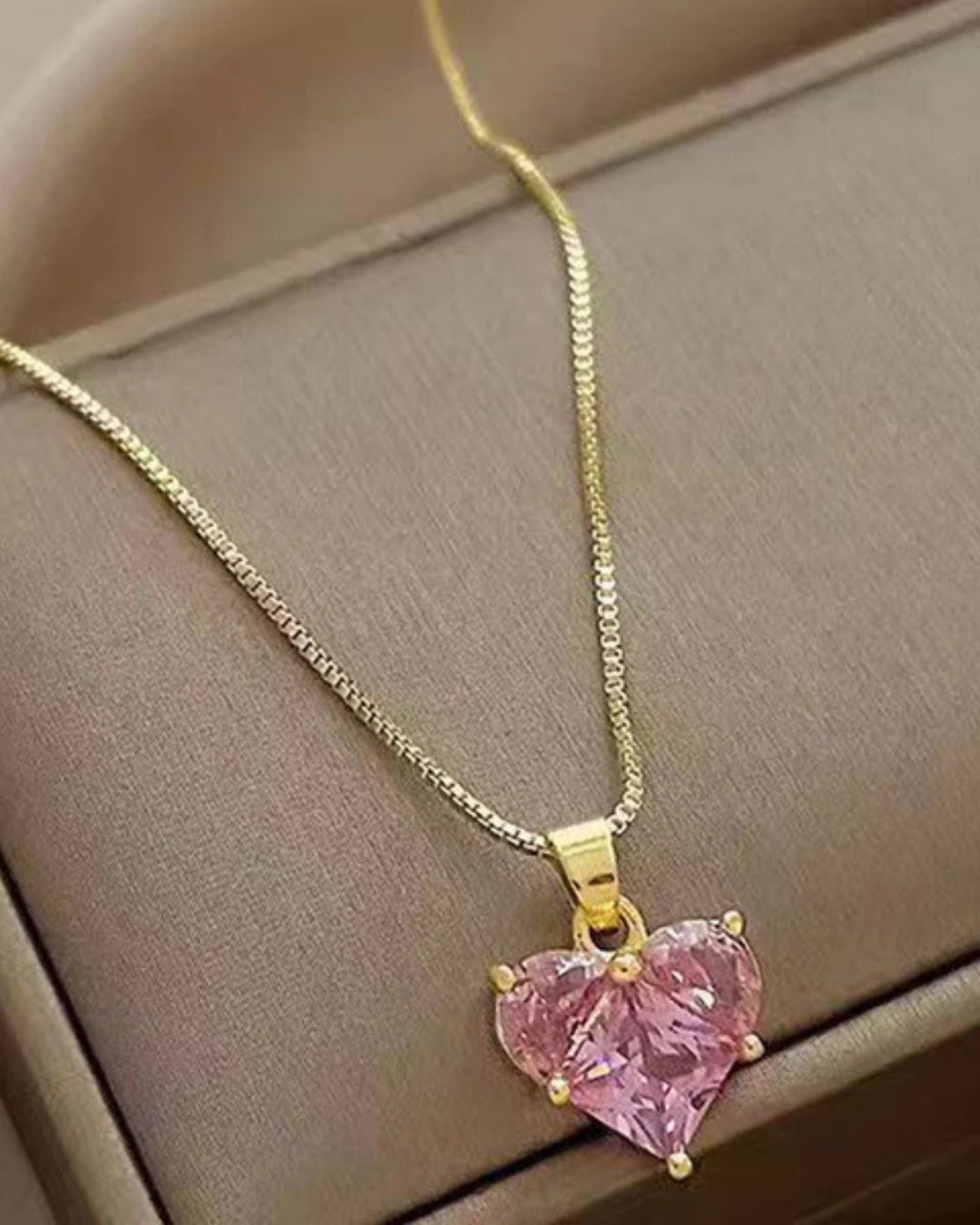 Stylish Pink Heart Diamond Pendant Chain For Women / Anti Tarnish / Waterproof Jewelry