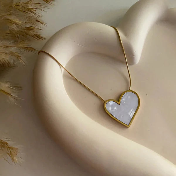 Latest Heart Pendant Lightweight Chain Necklace For Women Anti Tarnish Skin Friendly