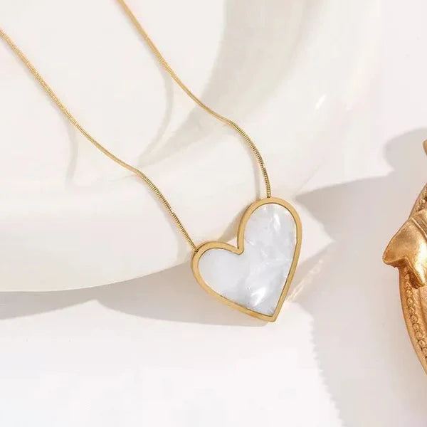 Latest Heart Pendant Lightweight Chain Necklace For Women Anti Tarnish Skin Friendly